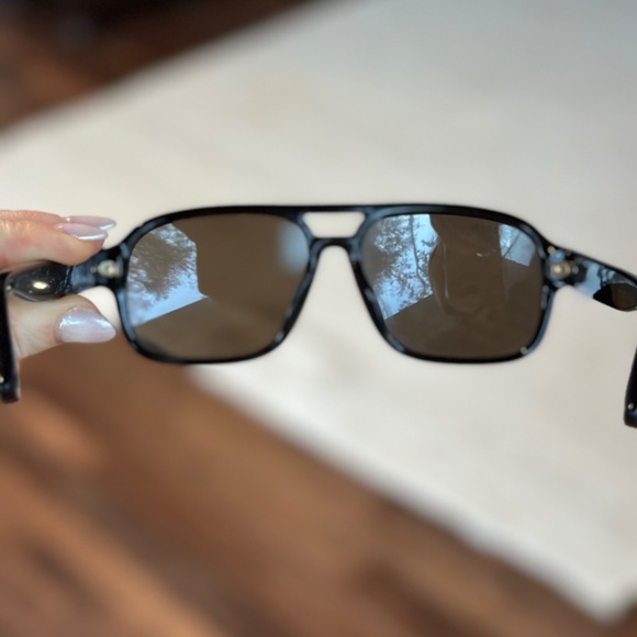Gucci Aviator Frame Sunglasses - Picture 5 of 5